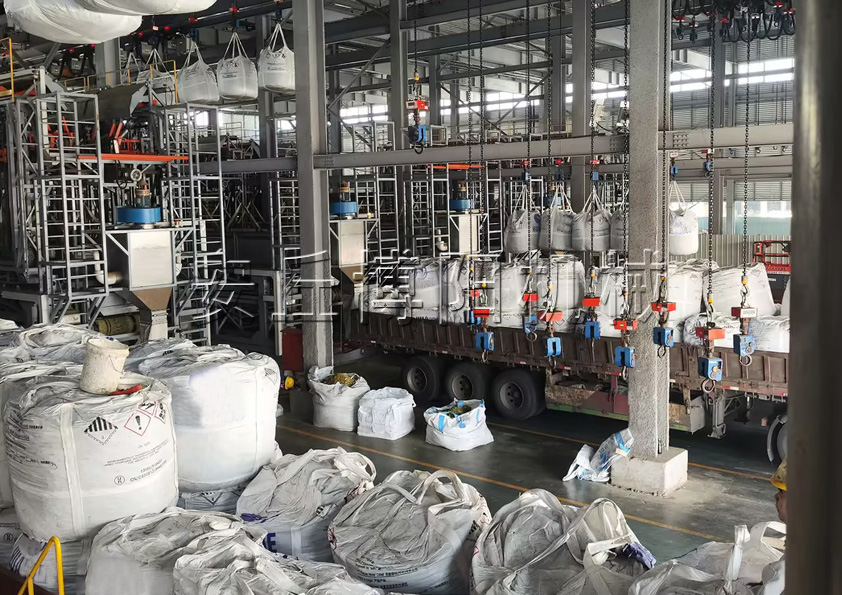 硫酸镍全自动吨袋拆包机的核心优势是什么？